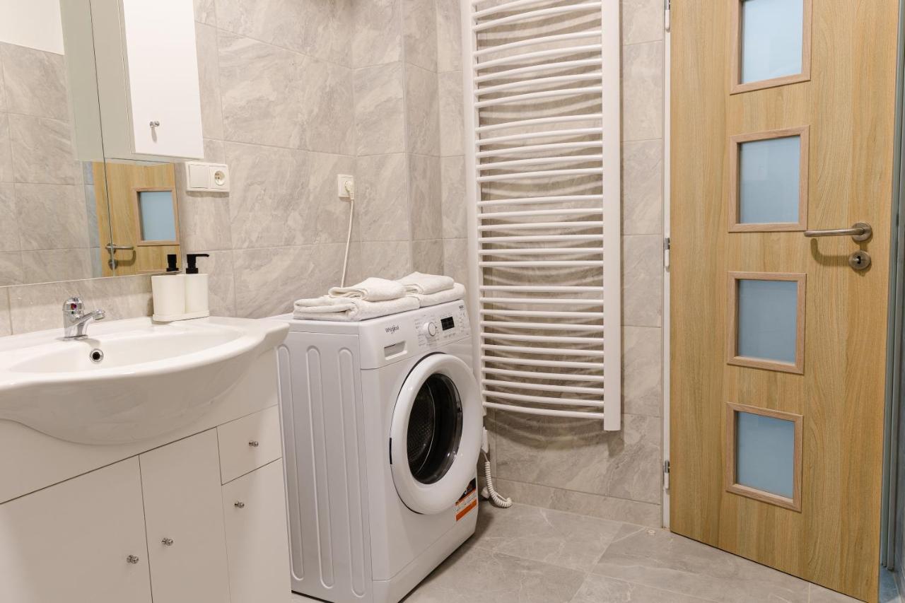 Apartment Th كارلوفي فاري المظهر الخارجي الصورة