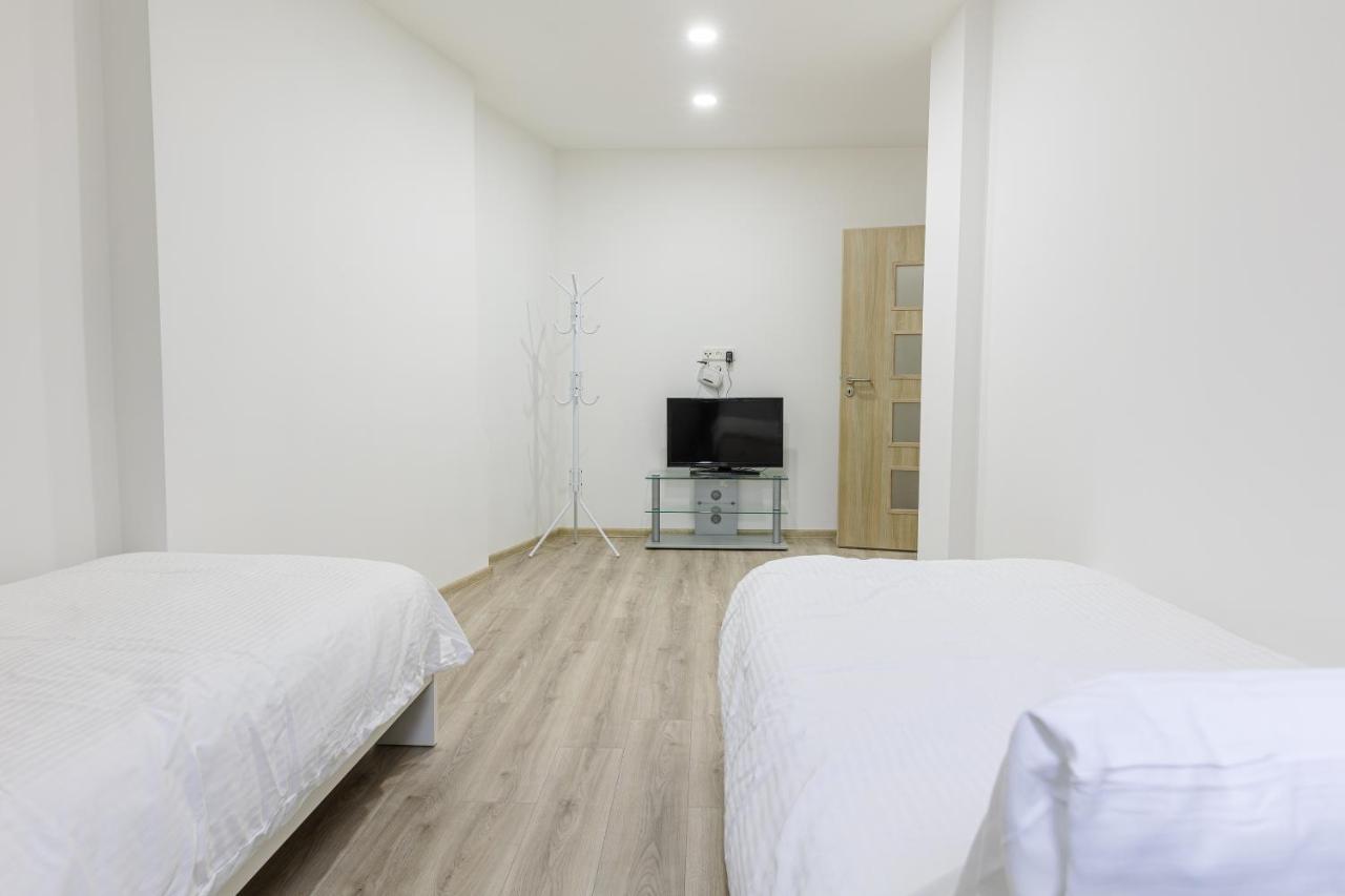 Apartment Th كارلوفي فاري المظهر الخارجي الصورة