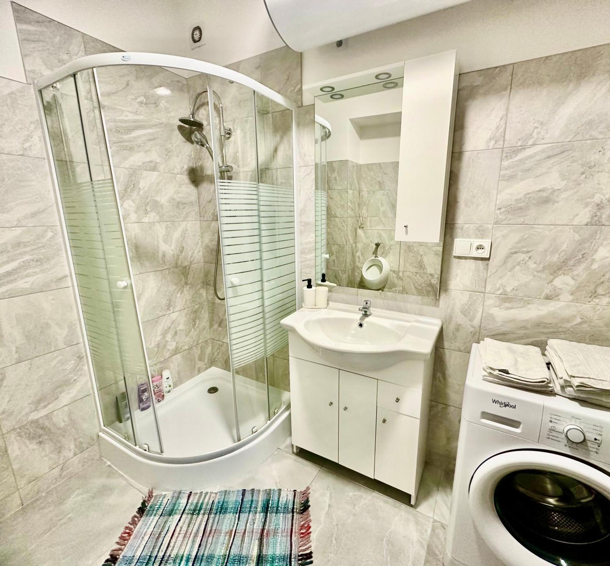 Apartment Th كارلوفي فاري المظهر الخارجي الصورة