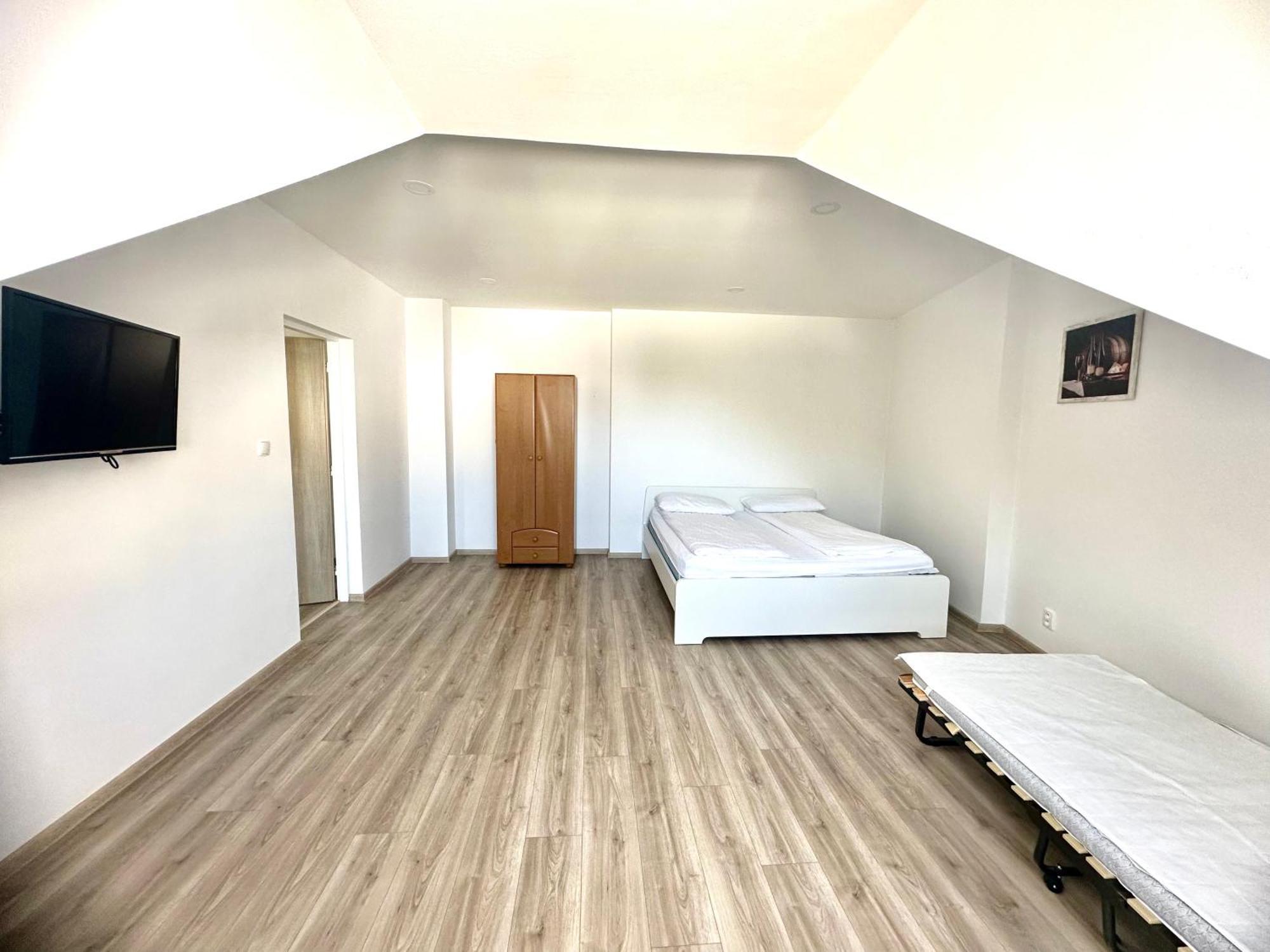 Apartment Th كارلوفي فاري الغرفة الصورة