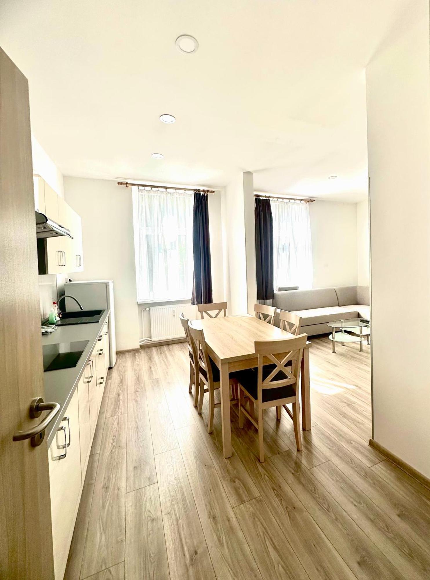 Apartment Th كارلوفي فاري الغرفة الصورة